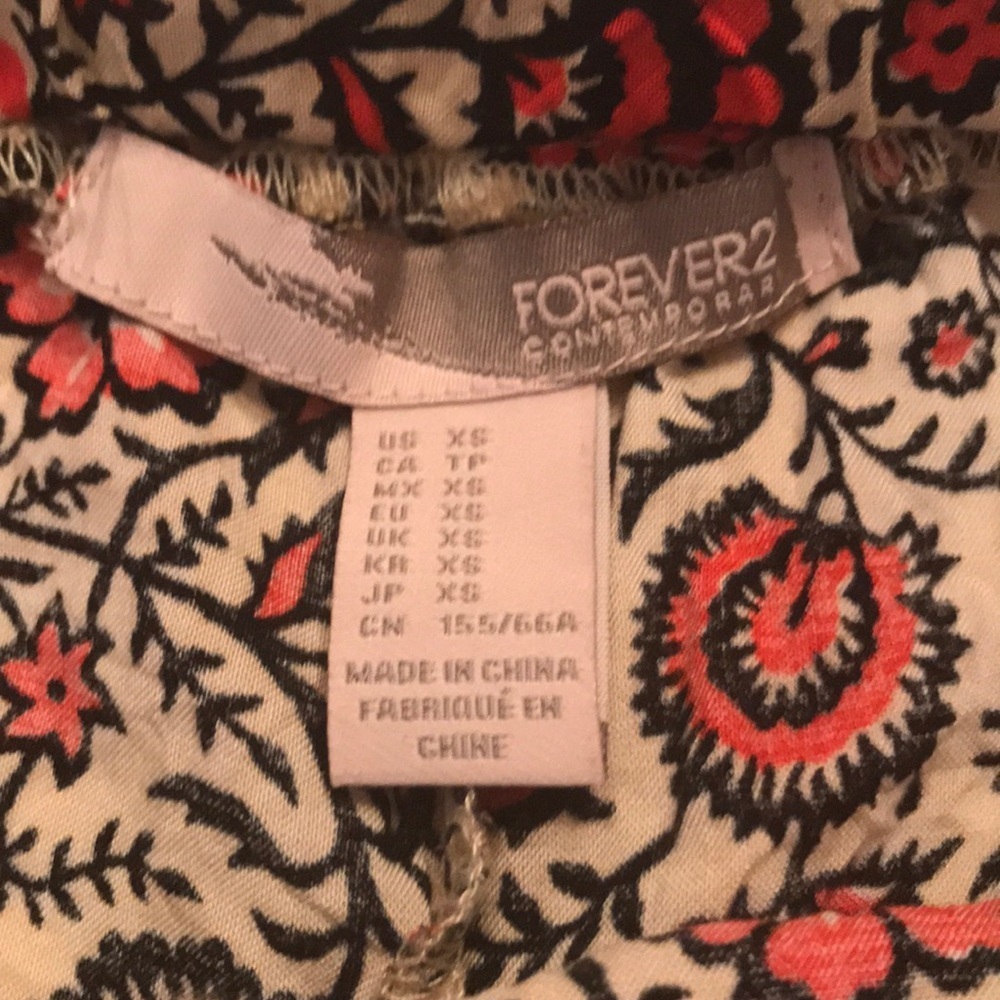 Forever 21 Floral Shorts Size XS A1 - Picture 3 of 5